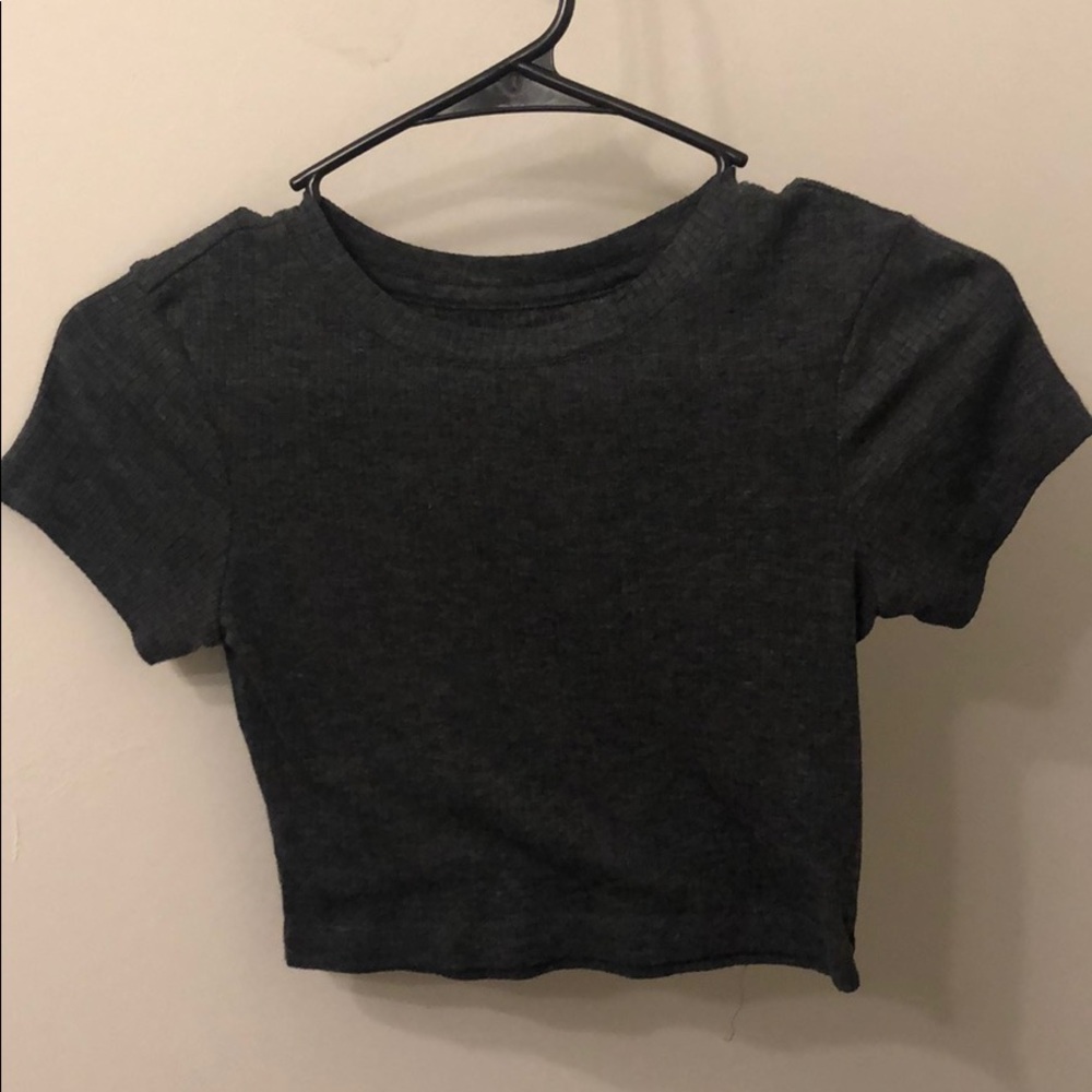 Dark gray crop top tshirt
